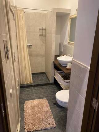 Апартаменты Senamiescio Tiltu apartamentai Клайпеда Апартаменты с 1 спальней-12